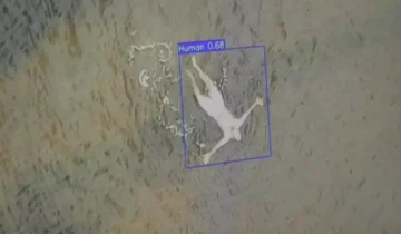 Inventores Daneses de una startup formada en una incubadora tecnológica de la Universidad de Aalborg combinan la tecnología más avanzada en drones e inteligencia artificial para brindar a los Bomberos una oportunidad de combatir los incendios.